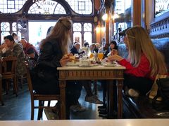 -Majestic Café
