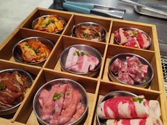 全肉九宫格-马路牙子烧烤音乐酒馆(望京店)