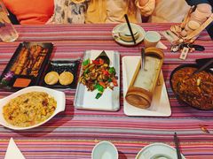 -香巴拉云南餐厅(华莱坞店)
