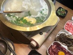 -天成·潮州牛肉脆肉鱼生蚝自助火锅