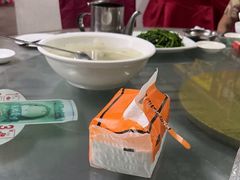 -姐妹四更烤猪店