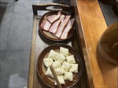 -阿山卓·野生菌火锅·纳西火塘烤肉