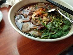 -爆炸头阿姨小四川正宗川味小吃(无任何分店)
