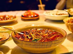 馋嘴牛蛙-龙门阵茶屋川菜馆(武康路店)
