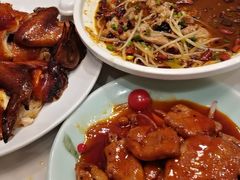 红油水煮牛肉-稻香酒家·33年老字号·港式粤菜(富邦中心店)