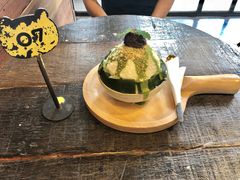 -莓园冰淇淋店