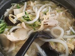 -丽虹云南过桥米线(兴工街店)