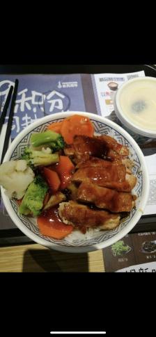 吉野家(王府井右安门店)-"以前都是外卖,可吃了一次堂食之后就不想点.