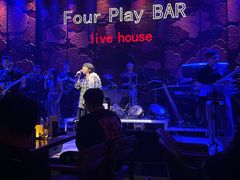 -FOUR PLAY BAR