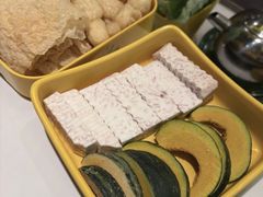 -润园四季椰子鸡火锅(卓越INTOWN店)