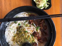 -花溪巷牛肉粉(泉城路店)