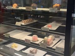 面包甜点陈列柜-麦当劳(健德桥得来速店)