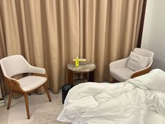 -广东大厦酒店(广州北京路步行街纪念堂地铁站店)