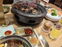 -青瓦餐厅·生鱼片·韩园烤肉(西塔店)