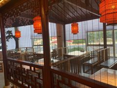 靠窗位-荷塘秋月·本帮江浙菜(国权路店)