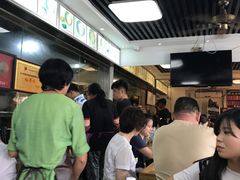 等位区-裕兴记·三虾面(西北街总店)
