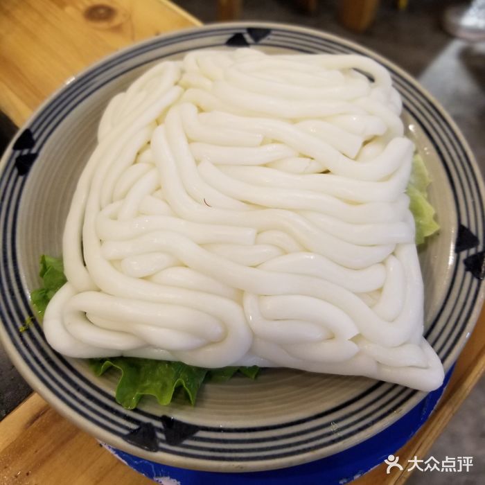 火锅土豆粉摆盘图片图片