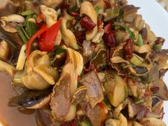 -三亚火车头万人海鲜广场