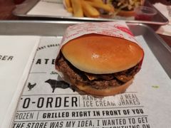 蘑菇牛肉汉堡-FATBURGER 特富客汉堡(外交公寓店)