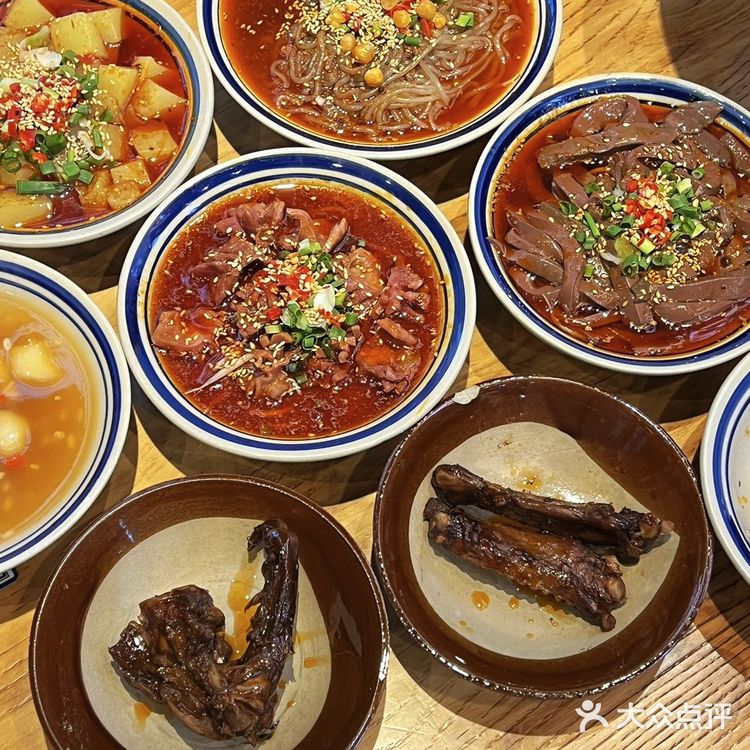 成都探店｜价格感人份量实在的牛油麻辣烫