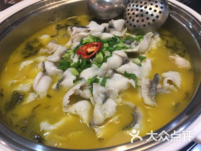 严厨老坛酸菜鱼(亚乐城店)金汤酸菜鱼图片 - 第1张