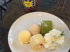 -莓园冰淇淋店