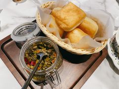 包尔萨克配牛肉炒咸菜-丝路有约·西域美食