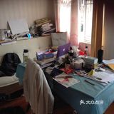四十几平的房子做成了两室一厅一厨一卫，没有阳台