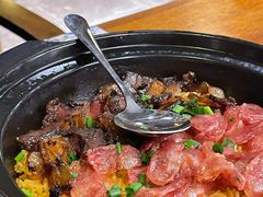 正宗广东腊肉煲仔饭-馬蘭花開(车站大道店)
