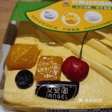 再配一杯冰凉凉酸酸甜甜的三颗小金桔