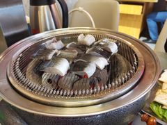 -围炉肉舍•炭烤活鳗•丹东海鲜烤肉(步行街店)