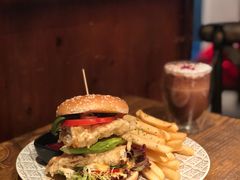 -layback cafe & bar