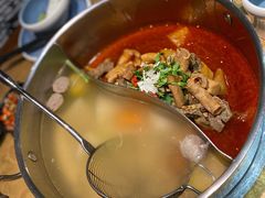 鲜牛杂鸳鸯锅-左庭右院鲜牛肉火锅(金山万达店)