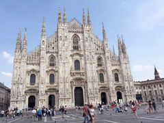 -文艺复兴百货(米兰大教堂广场店)