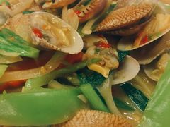 -J Daeng Seafood