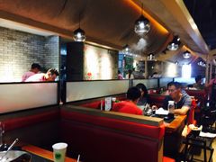 大堂-宴全牛粤来越牛潮汕鲜牛肉火锅(海州万达广场店)