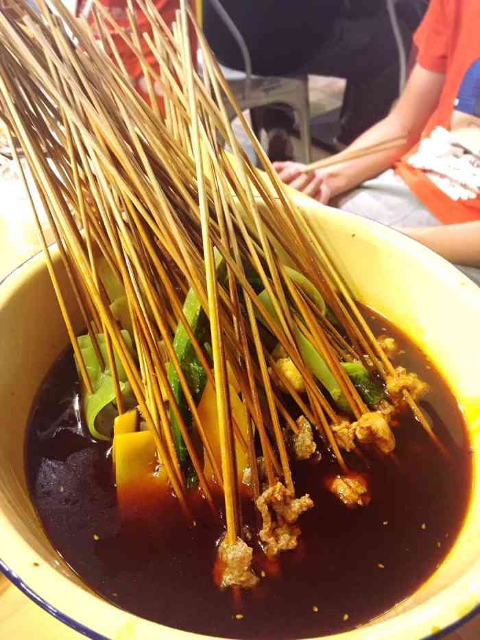 犇犇串串位于科华北路店面不大,店内很小清新,很荣幸抽到100元劵,老板