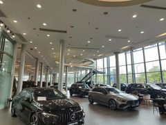 -成都中升之星奔驰4S店