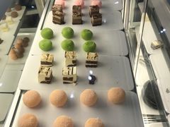 -钱小主·自助回旋烤肉火锅餐厅(东方新天地店)