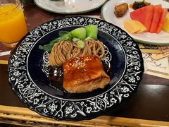 煎三文鱼配荞麦面-大冒险家餐厅