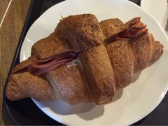 全麦里脊芝士可颂-星巴克(红房子店)