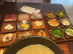 -银米·云南传统过桥米线(双廊黑金冠店)