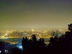 -鬼笑石后山停车场