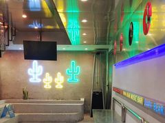 -夜火烤摊·东北烧烤酒场·老杨小黄鱼