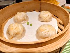 蟹粉鲜肉小笼包-桂满陇·蟹黄小笼汤包(环球港店)