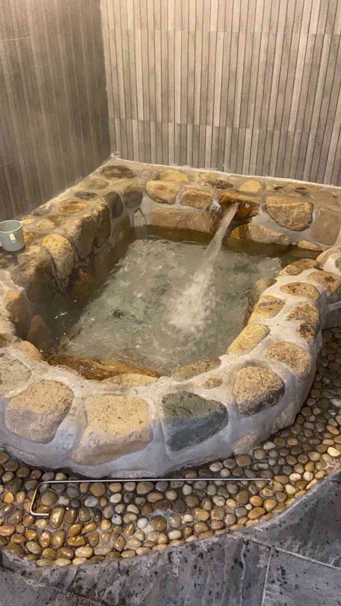 年年好温泉汽车旅馆-"环境挺好,就是没火的时候90分钟150,.