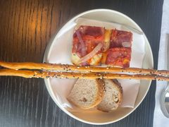 餐前面包-当米亚诺意大利餐厅(武汉光谷凯悦酒店)