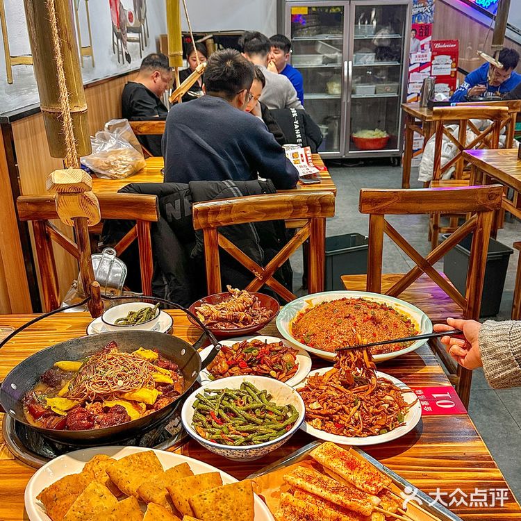 在合肥我难以拒绝的宵夜就是他家了... 招牌就是吊锅！