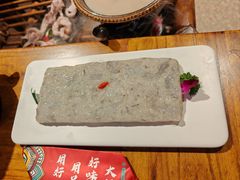 -老牌坊云南鱼豆花火锅(哈西万达店)