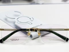 -潘多拉眼镜·蔡司依视路明月(潘家园店)